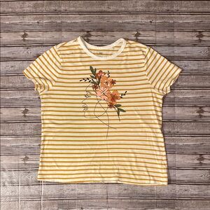 DIP Whimsical Floral Design On Yellow and White Stripe Women’s T-shirt Sz Large